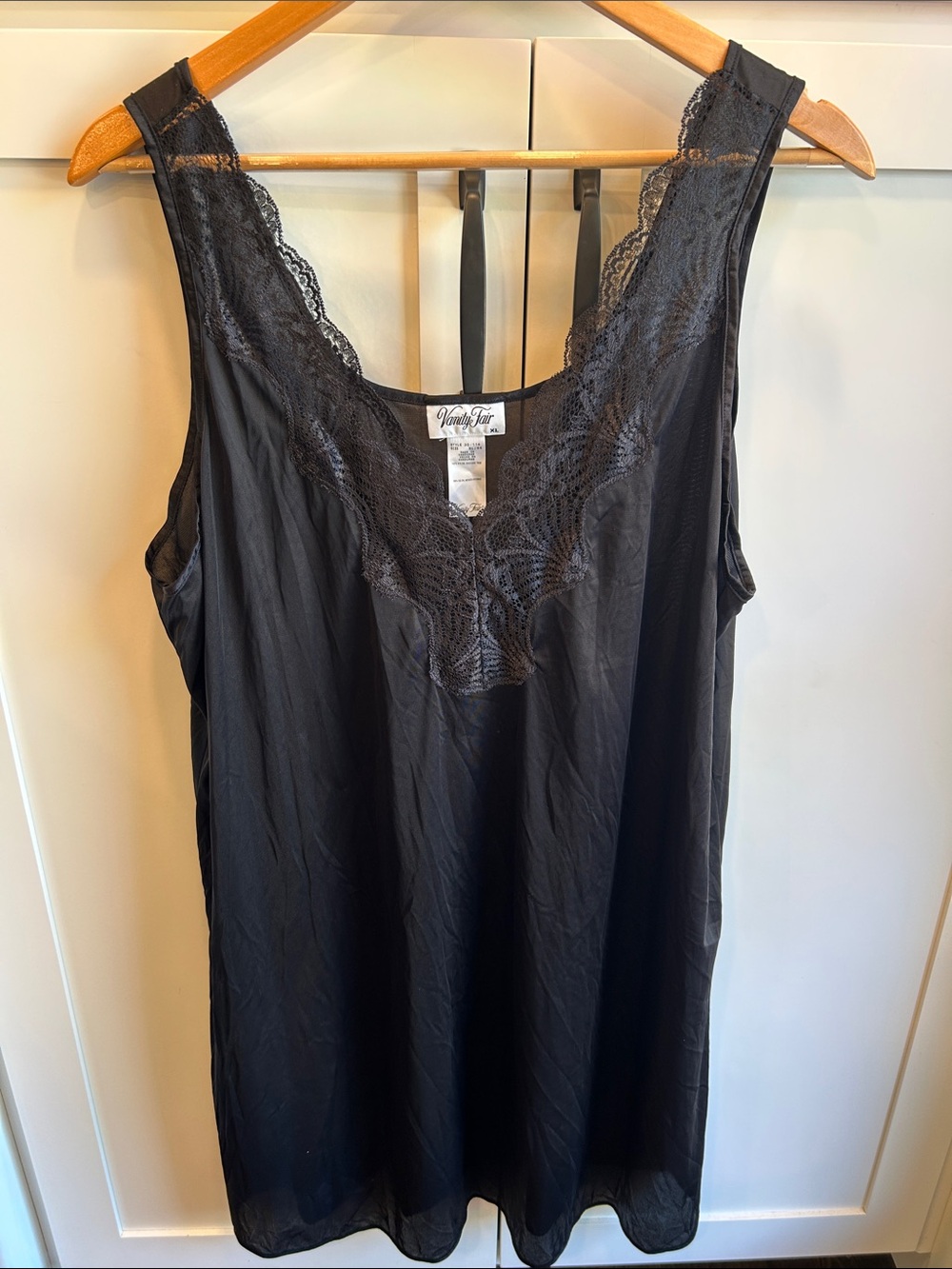 Vanity Fair Lace Trim V-Neck Intimates Sheer Nylon Slip Black XL - Picture 13 of 13